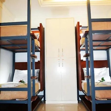 Townhouse Oak Vip Suites, Near Pnr Pasay Evangelista, Makati Manila Makati City Exterior photo
