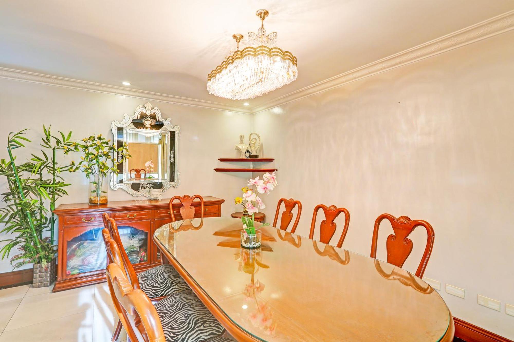 Townhouse Oak Vip Suites, Near Pnr Pasay Evangelista, Makati Manila Makati City Exterior photo